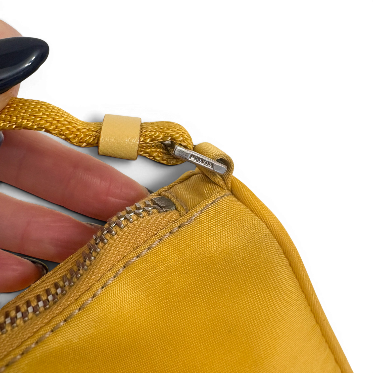 Nylon Vela Pouch Cedro Yellow