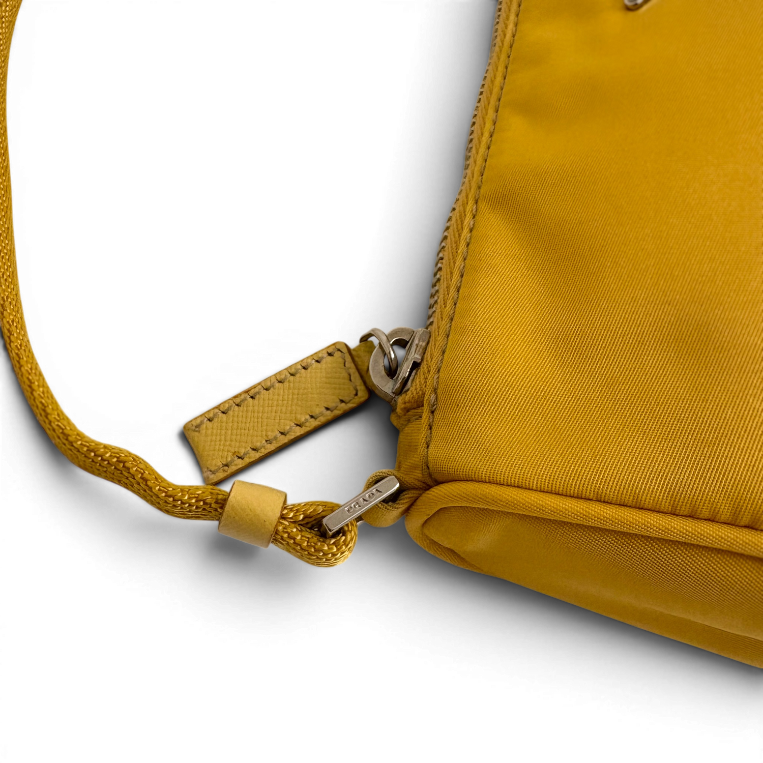 Nylon Vela Pouch Cedro Yellow