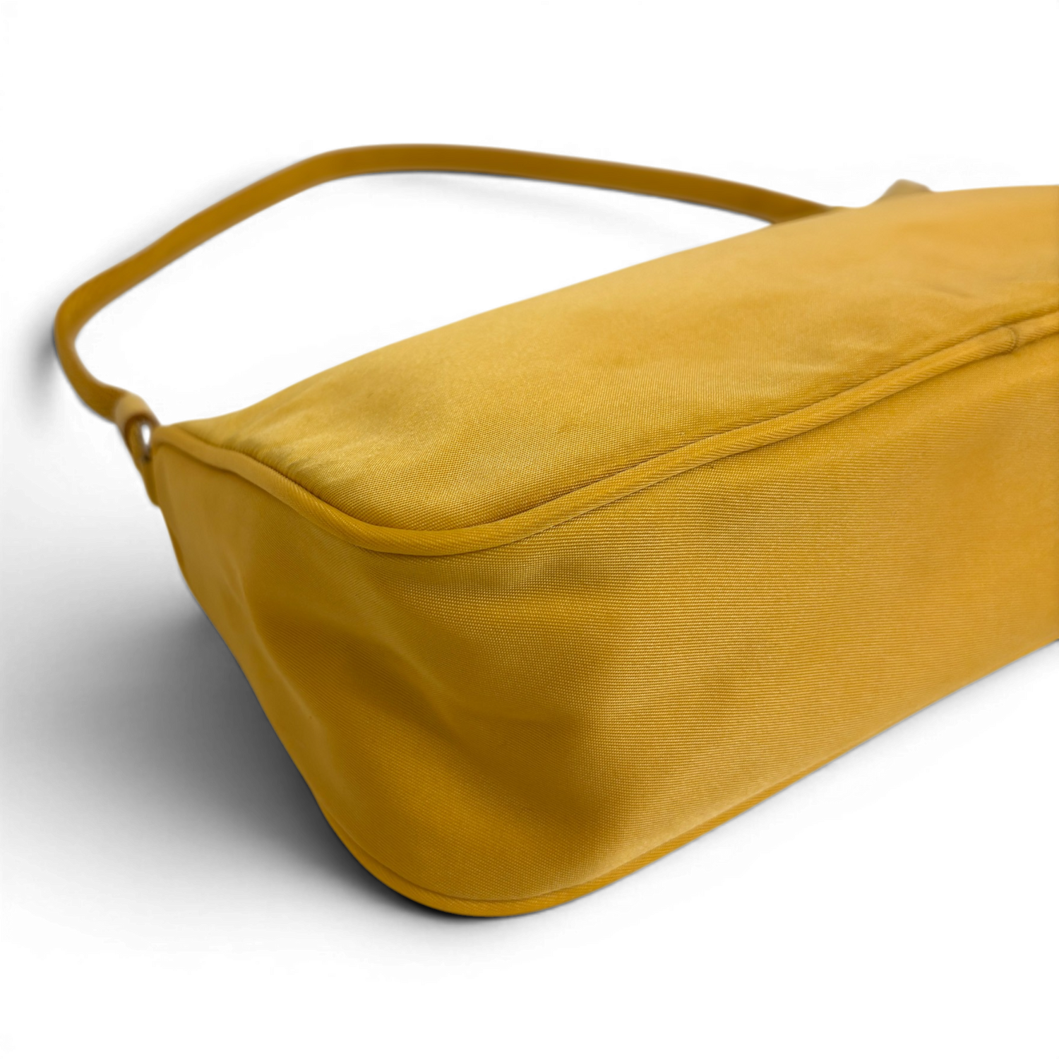 Nylon Vela Pouch Cedro Yellow
