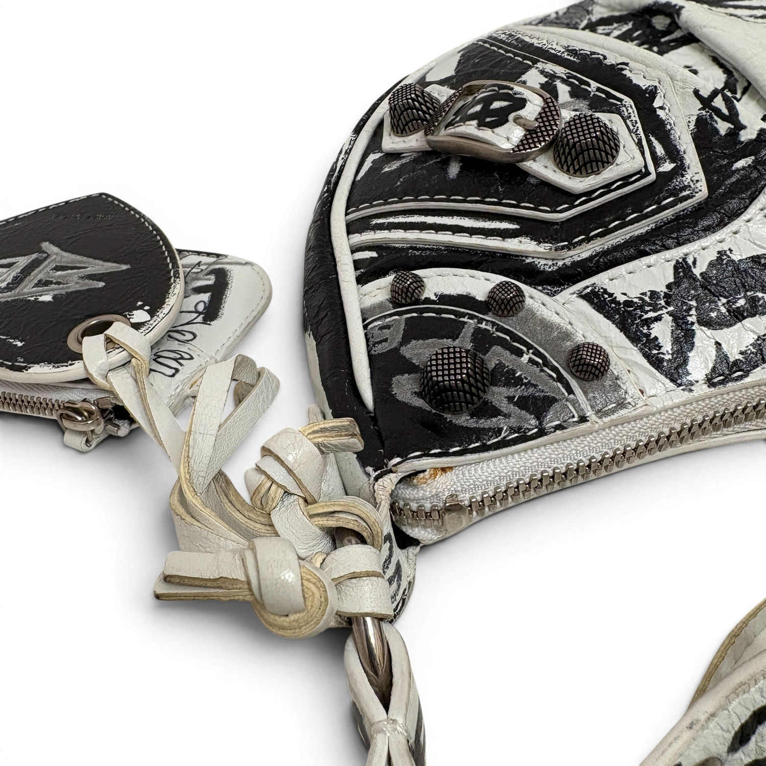 Agneau Arena Graffiti Le Cagole Shoulder Bag XS White Black
