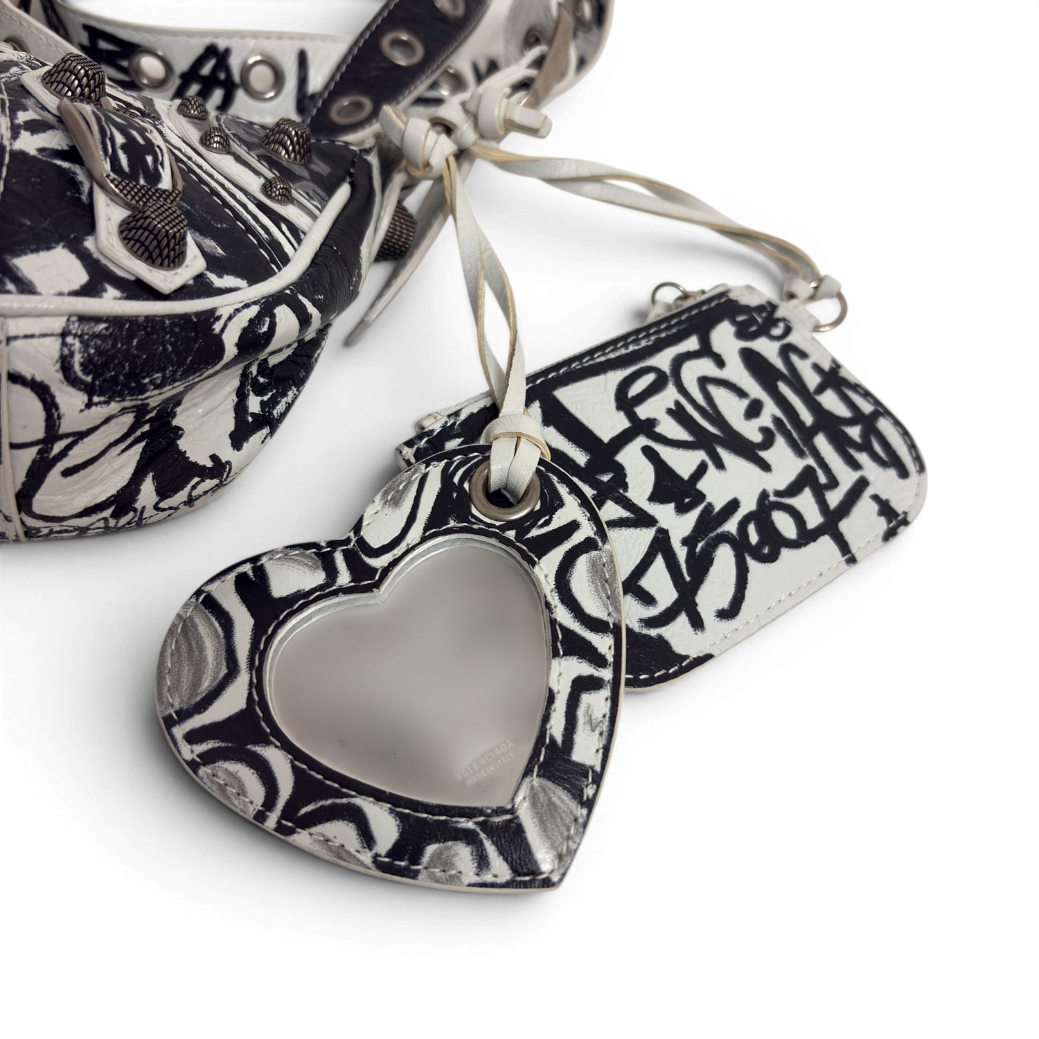 Agneau Arena Graffiti Le Cagole Shoulder Bag XS White Black