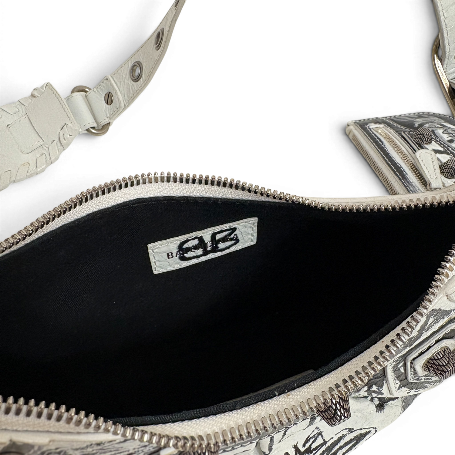 Agneau Arena Graffiti Le Cagole Shoulder Bag XS White Black